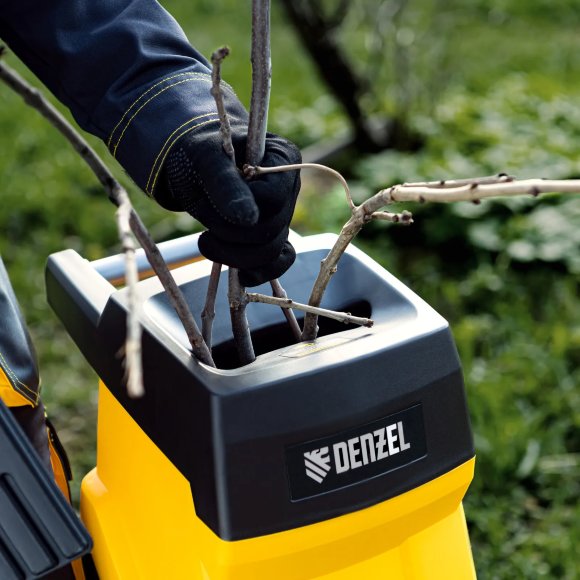 Измельчитель садовый электрический ECS-2500, 2500 Вт, 45 мм Denzel Измельчитель садовый электрический ECS-2500, 2500 Вт, 45 мм Denzel