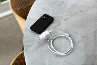 Сетевое зарядное устройство UBEAR WC04WHPD30-C,  USB-C,  30Вт,  3A,  белый