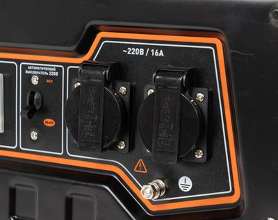 Бензиновый генератор CARVER PPG-3900А, 220/12 В, 3.2кВт [01.020.00012]
