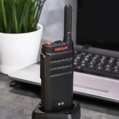 Рация Rexant R-3 16кан. до 12км аккум. черный/красный (46-0873)
