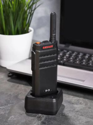 Рация Rexant R-3 16кан. до 12км аккум. черный/красный (46-0873)