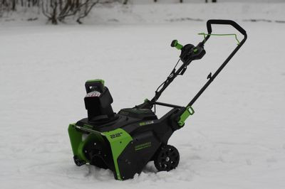 Снегоуборщик GREENWORKS GD82ST,  аккумуляторный,  без АКБ,  без ЗУ [2602507]