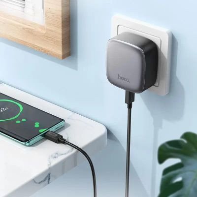 Сетевое зарядное устройство Hoco CS33A,  USB + 2xUSB type-C,  30Вт,  3A,  черный