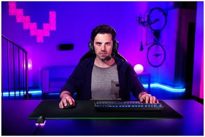 Гарнитура игровая Razer Blackshark V2 Pro,  для компьютера, мониторные,  Bluetooth/радио, черный  [rz04-03220100-r3m1]