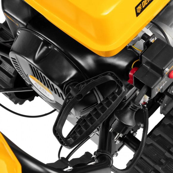 Бензиновая снегоуборочная машина SBL 711DT PRO, 420cc, гусеницы, эл.старт, блок. дифф.// Denzel Бензиновая снегоуборочная машина SBL 711DT PRO, 420cc, гусеницы, эл.старт, блок. дифф.// Denzel