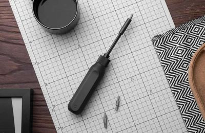 Отвертка с насадками  Xiaomi Mi 16-in-1 Ratchet Screwdriver, 16 предметов, в жестком кейсе [bhr4779gl]