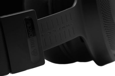 Гарнитура игровая Razer Kraken V3,  для компьютера и игровых консолей, мониторные,  проводные, черный [rz04-03770200-r3m1]